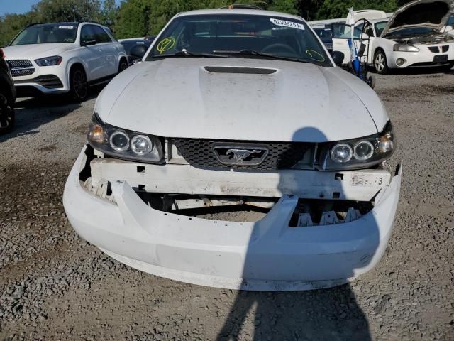 2000 Ford Mustang