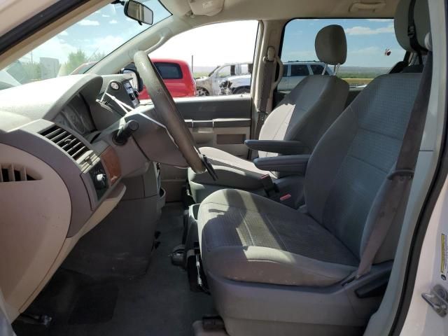 2009 Chrysler Town & Country LX