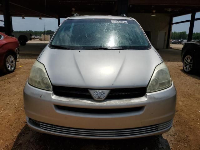 2004 Toyota Sienna CE