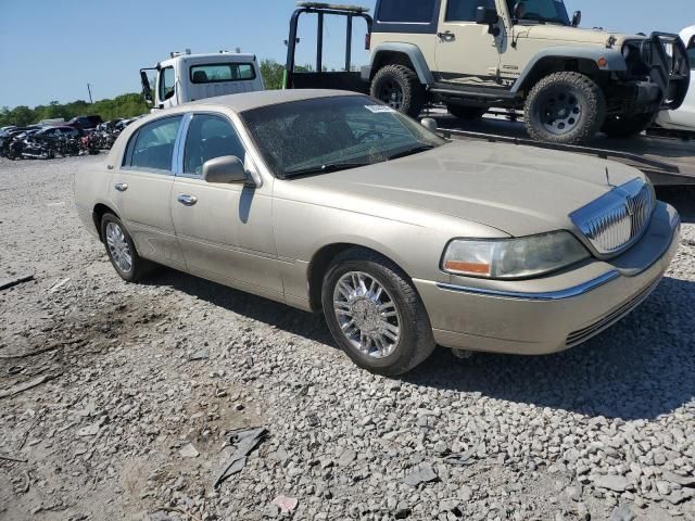 2010 Lincoln Town Car Signature Limited