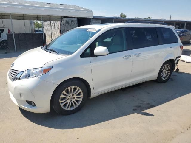 2017 Toyota Sienna XLE