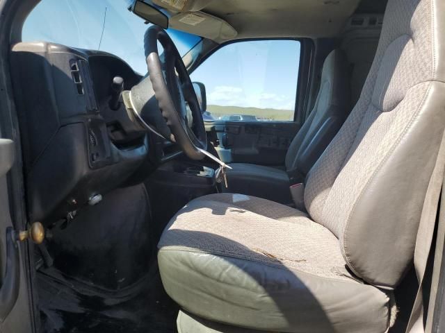 2004 GMC Savana G2500