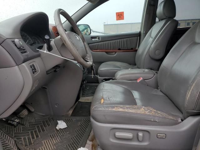 2005 Toyota Sienna XLE