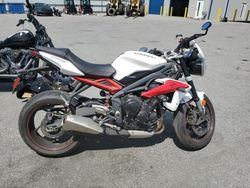 Motos reportados por vandalismo a la venta en subasta: 2014 Triumph Street Triple R