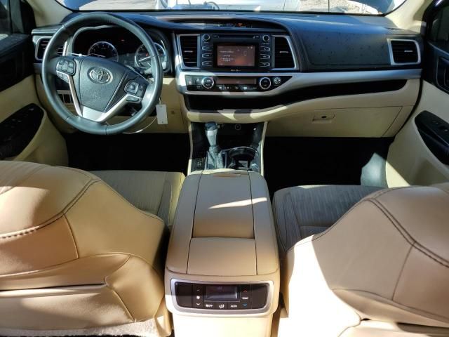 2015 Toyota Highlander LE