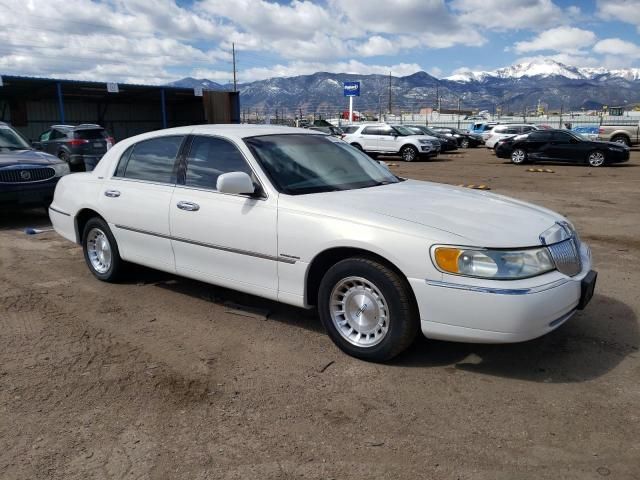 1999 Lincoln Town Car Executive