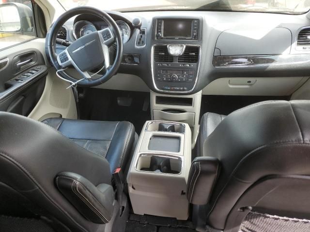 2012 Chrysler Town & Country Touring L