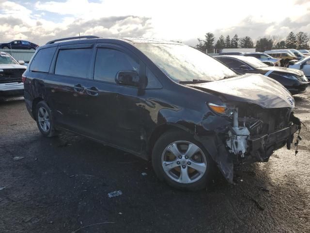 2016 Toyota Sienna LE