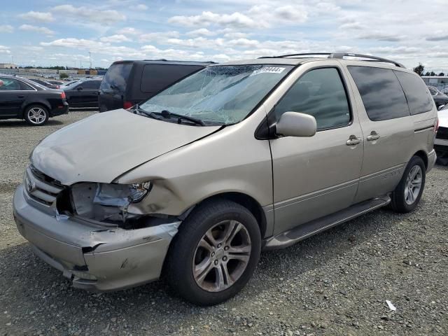 2003 Toyota Sienna LE