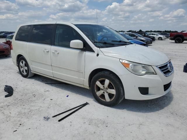 2010 Volkswagen Routan SE