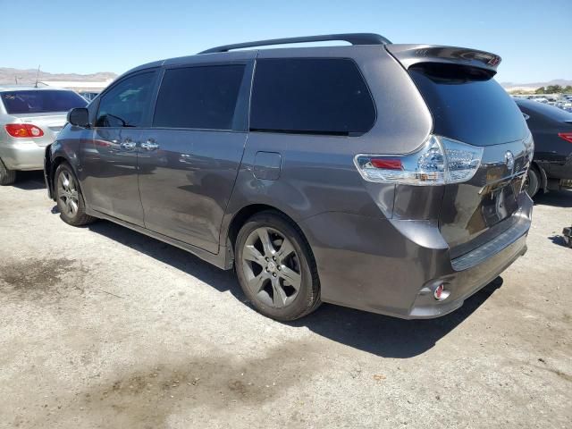 2015 Toyota Sienna Sport