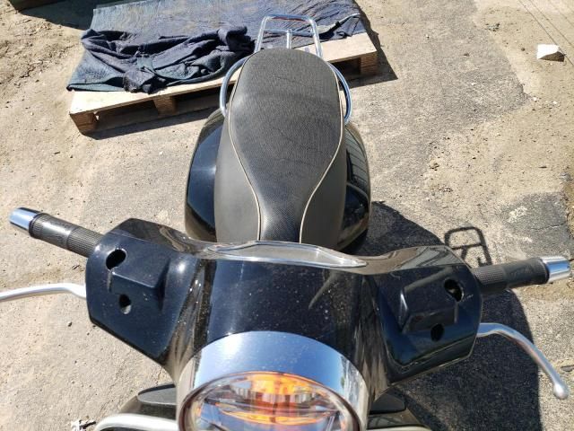 2021 Vespa GTS300