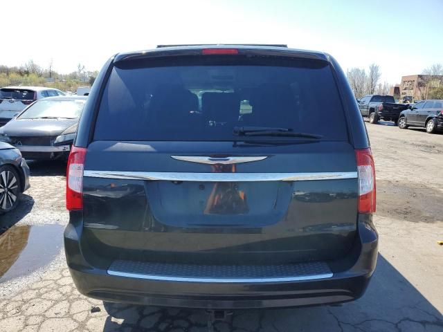 2013 Chrysler Town & Country Touring