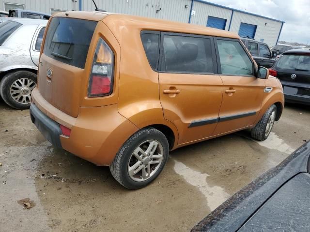 2011 KIA Soul +