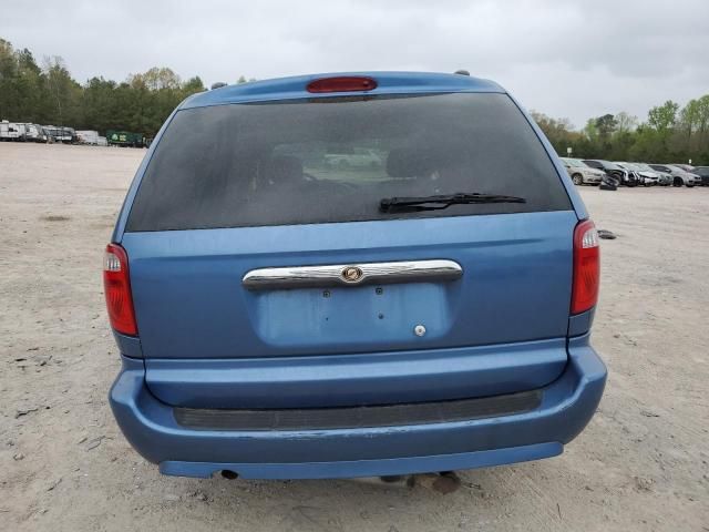 2007 Chrysler Town & Country LX