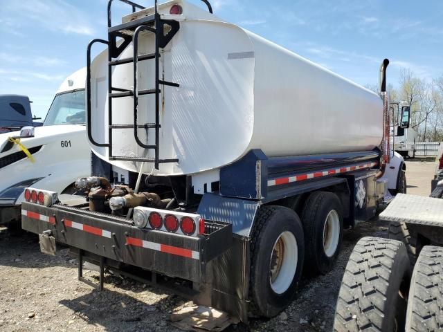 2013 Peterbilt 348