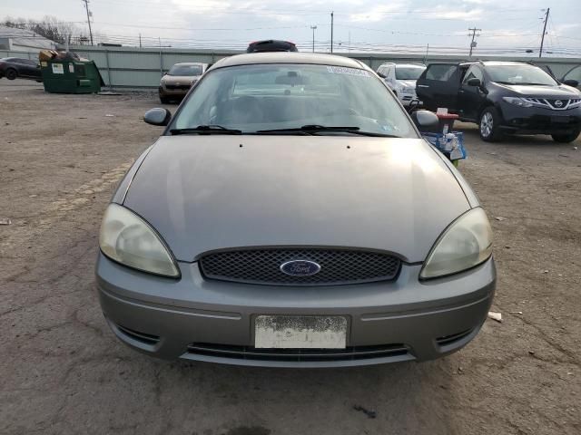 2004 Ford Taurus SE