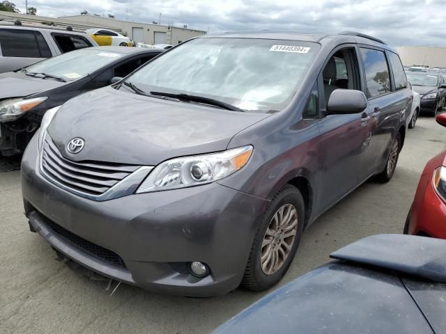 2017 Toyota Sienna XLE