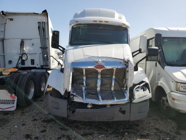 2019 Peterbilt 579