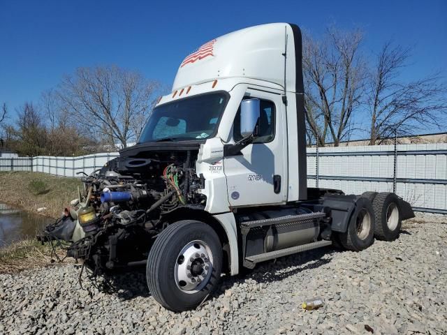 2020 Freightliner Cascadia 126