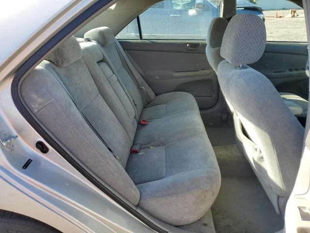 2004 Toyota Camry LE