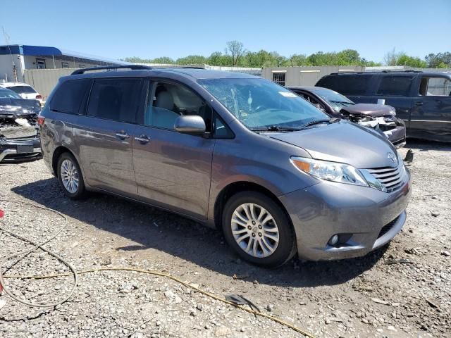 2017 Toyota Sienna XLE