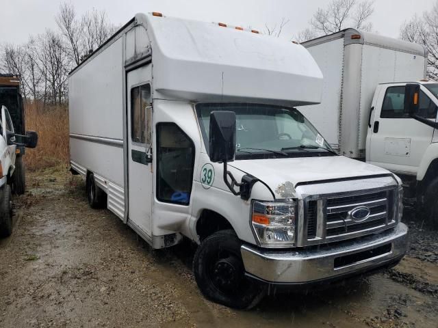 2008 Ford Econoline E350 Super Duty Cutaway Van