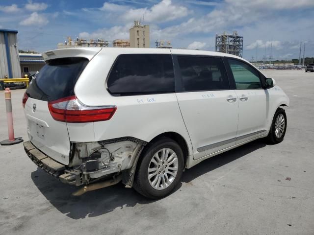 2016 Toyota Sienna XLE