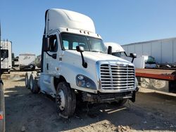 Salvage trucks for sale at Grand Prairie, TX auction: 2019 Freightliner Cascadia 125