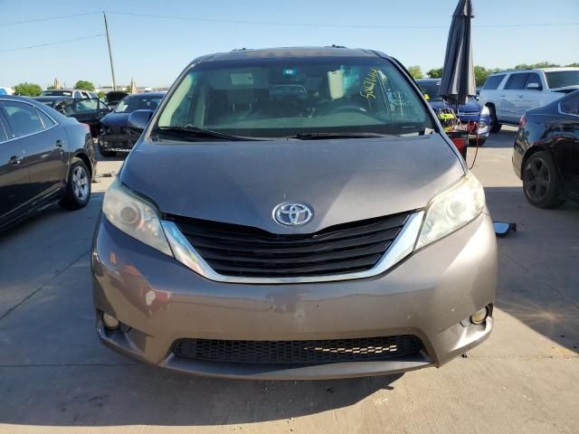 2013 Toyota Sienna XLE