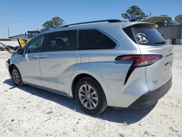 2021 Toyota Sienna XLE