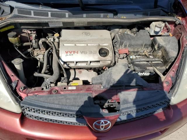 2005 Toyota Sienna XLE