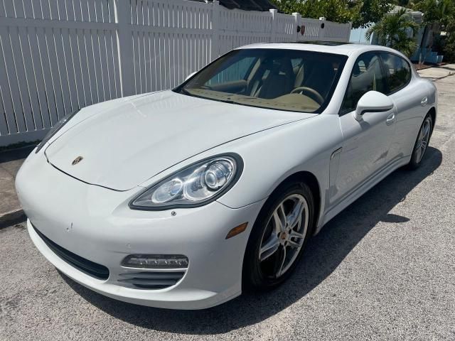 2013 Porsche Panamera 2