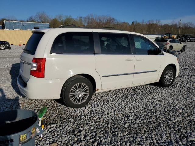 2013 Chrysler Town & Country Touring L