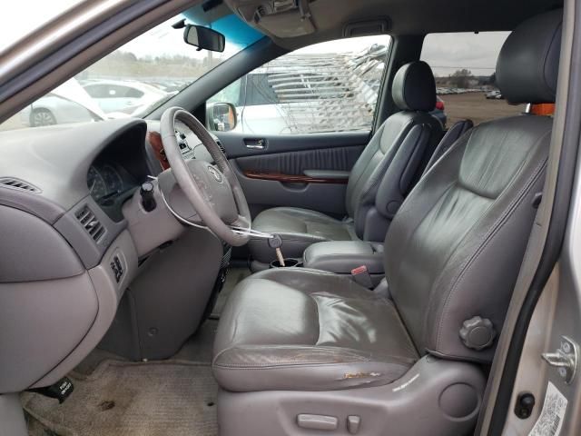 2004 Toyota Sienna XLE