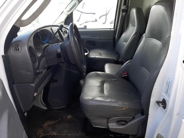 2007 Ford Econoline E450 Super Duty Cutaway Van