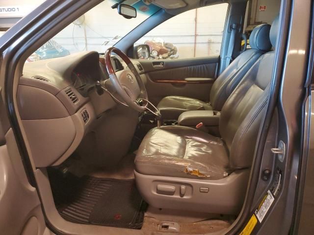 2005 Toyota Sienna XLE