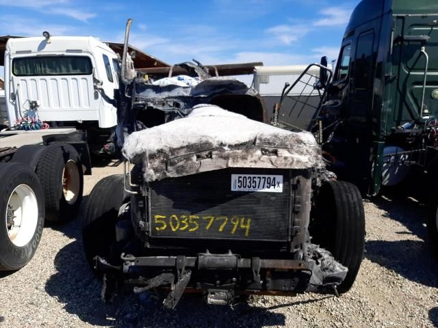 2016 Freightliner Cascadia 113