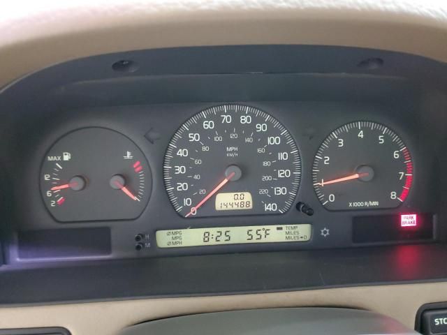 2000 Volvo V70 Base