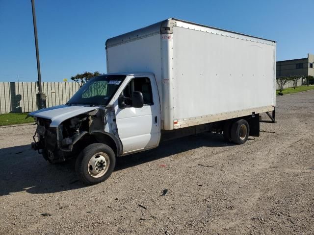 2017 Ford Econoline E350 Super Duty Cutaway Van