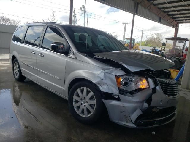 2012 Chrysler Town & Country Touring L