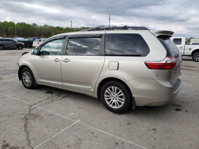 2017 Toyota Sienna XLE