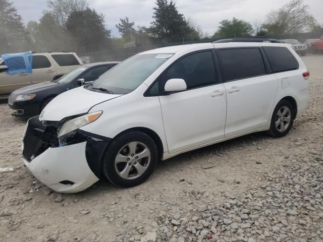 2011 Toyota Sienna LE