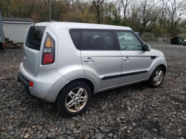 2011 KIA Soul +