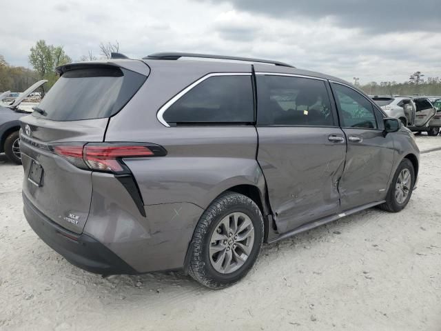 2021 Toyota Sienna XLE