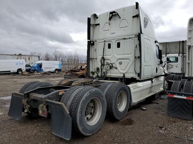 2012 Freightliner Cascadia 125