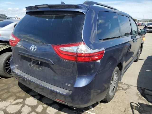 2018 Toyota Sienna XLE