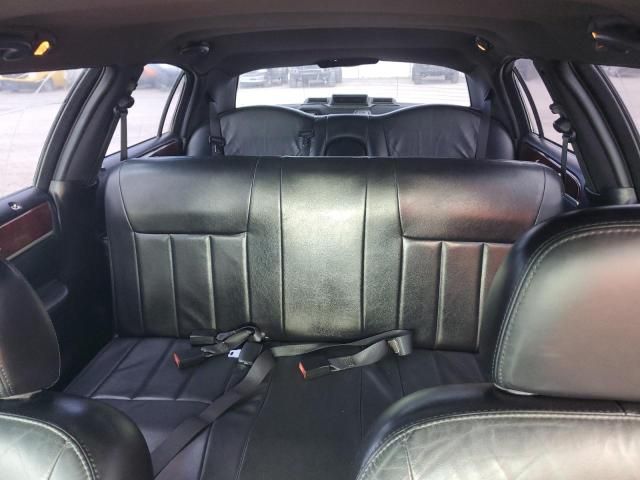 2005 Lincoln Town Car Executive