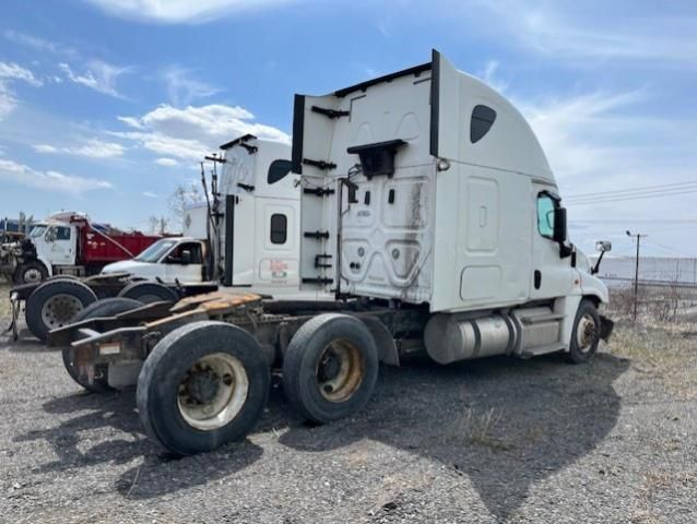 2017 Freightliner Cascadia 125