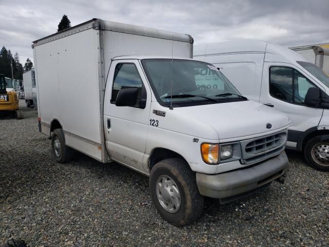 2001 Ford Econoline E350 Super Duty Cutaway Van